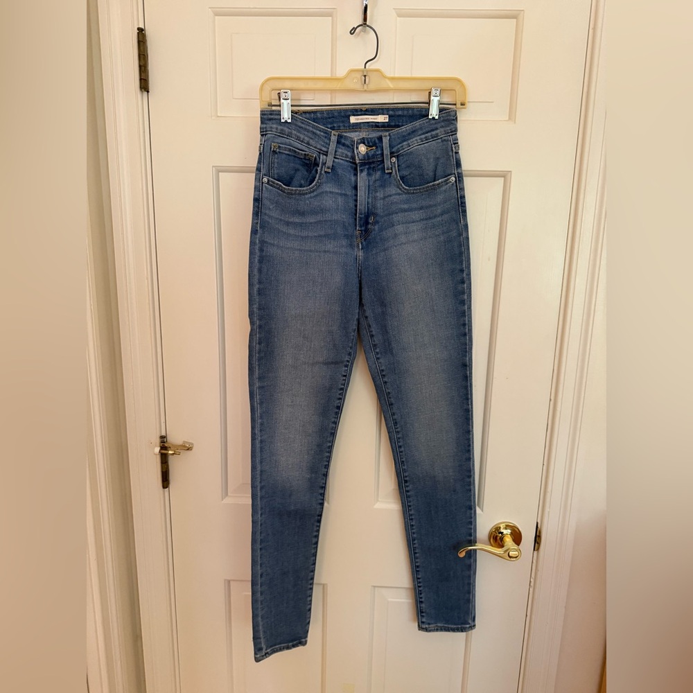 Levi's 721 High Rise Skinny Jeans in Light Wash